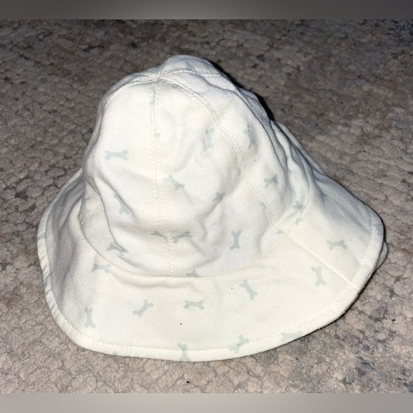 chic pea Other - Chic Pea dog bone print hat size 0-9 months